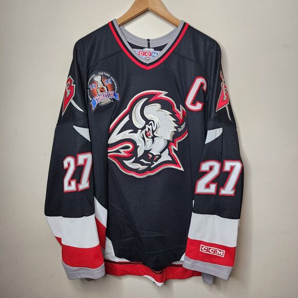 CCM Buffalo Sabres Jersey Michael Peca Goat Head Stanley Cup Patch 1999 XXL - Picture 14 of 14